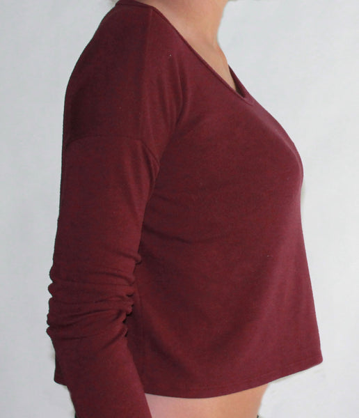 Brandy-Melville-crop-top-long-sleeve-burgundy-side-view