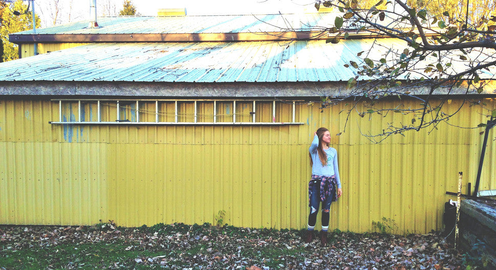 YELLOW-lookbook-laid-back-spirit-young-girl